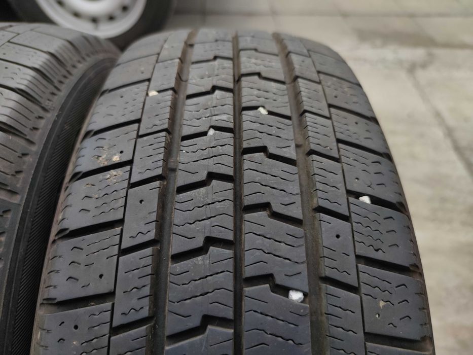 2бр Зимни Гуми за БУС 215 65 15 С - Goodyear - DOT 2022