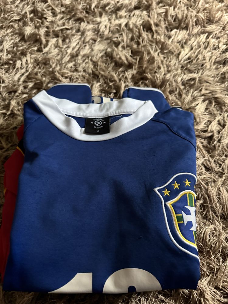 Vand tricouri de forbal