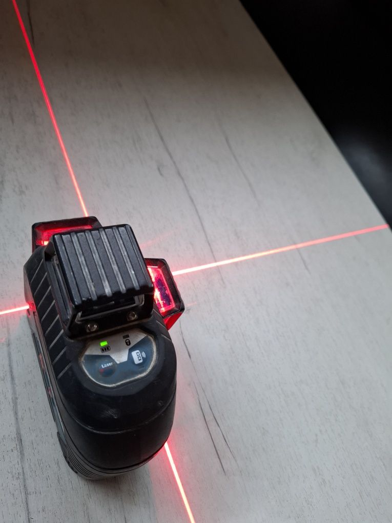 Лазарен  нивелир BOSCH GLL 3-80