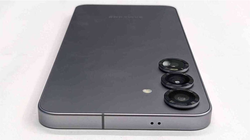 Продава се Samsung Galaxy s25 128GB Silver Shadow