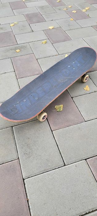 skateboard  INDEPENDENT