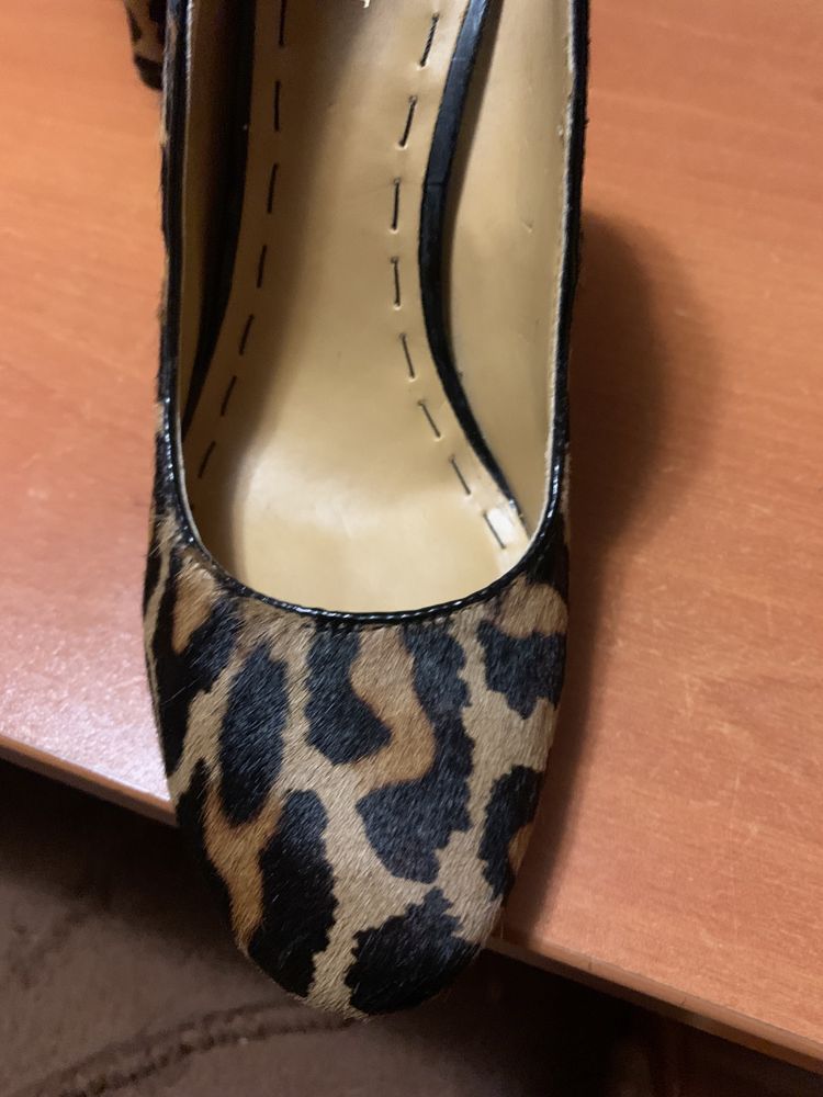 Обуви тигрови с косъм от пони Nine West