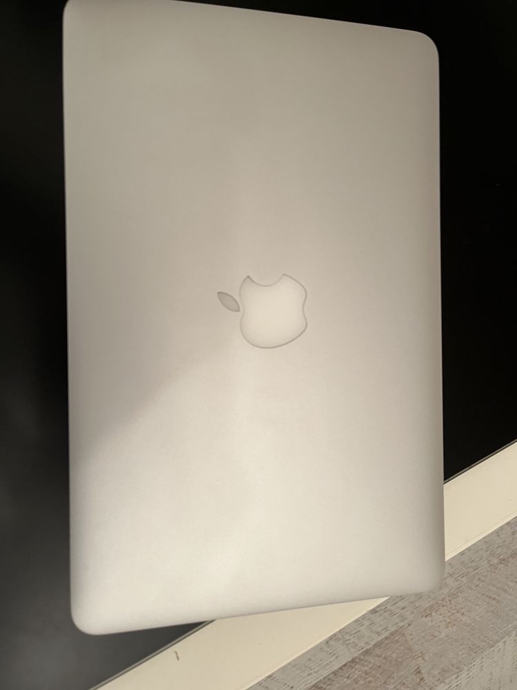 Macbook Air 11 2015 8gb RAM