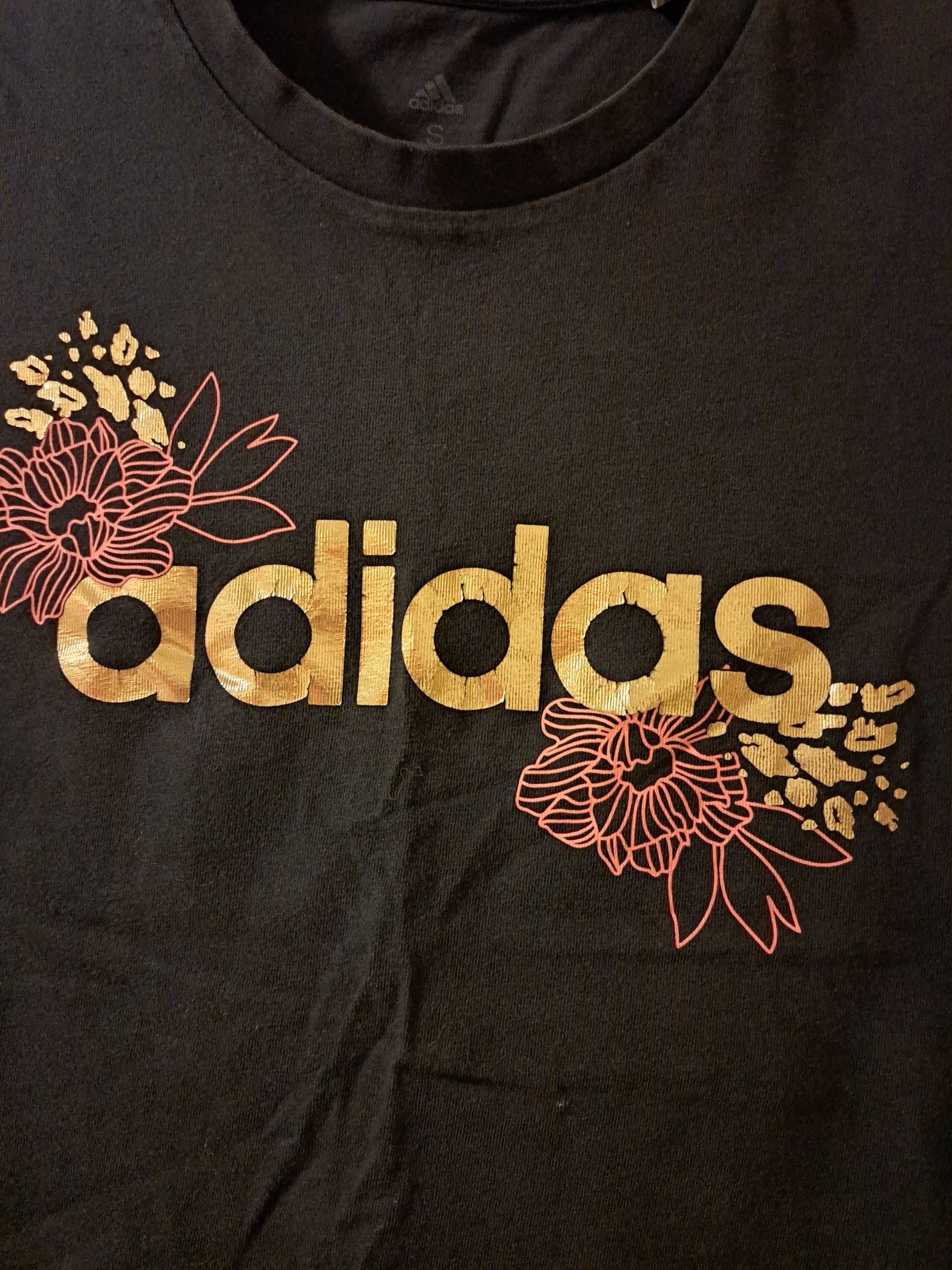 Оригинална тениска Adidas с къс ръкав, размер S