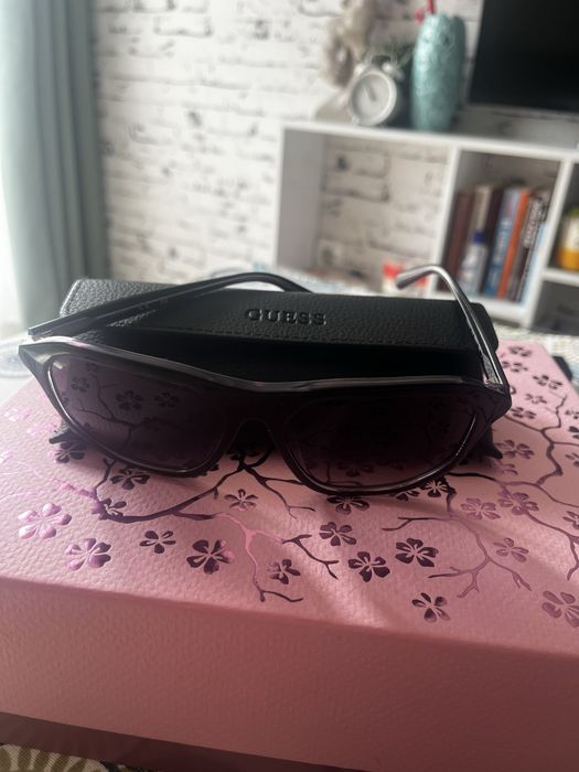 Оригинални унисекс очила GUESS