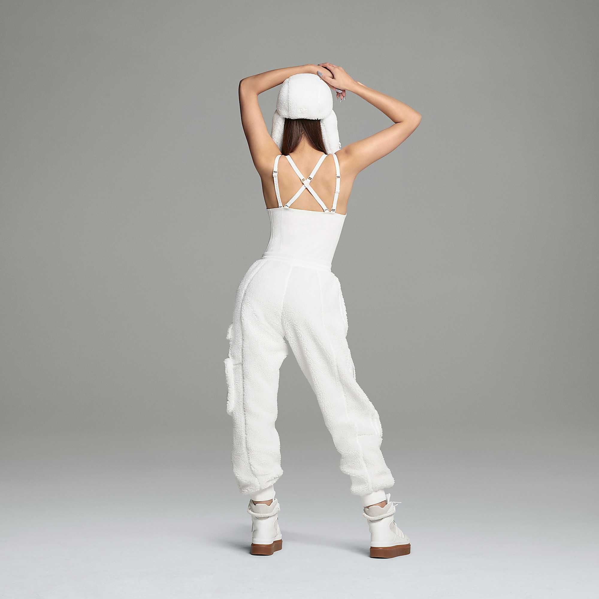 Adidas X Ivy Park Teddy Cargo Sweat Pants ОРИГИНАЛНО долнище/теди M/L