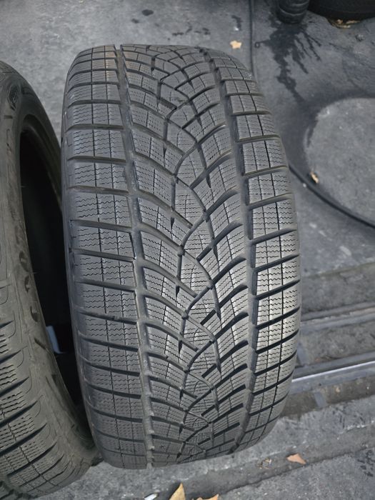 Anvelope iarna 275 45 21