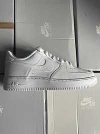 Nike Air Force 1 Triple White