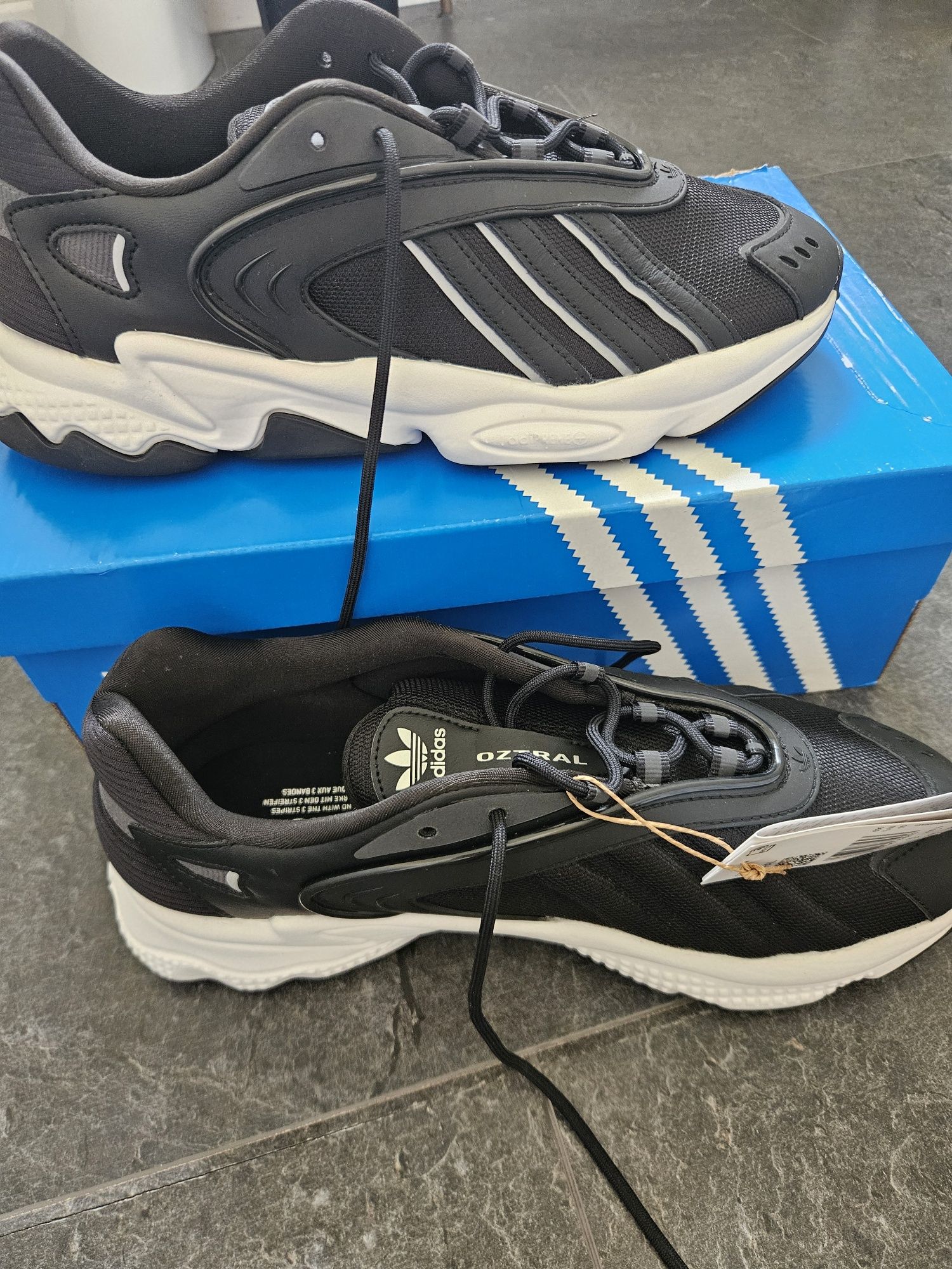 Маратонки Adidas Oztral
