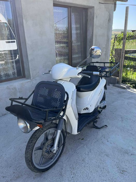 Vând scuter Piaggio Liberty