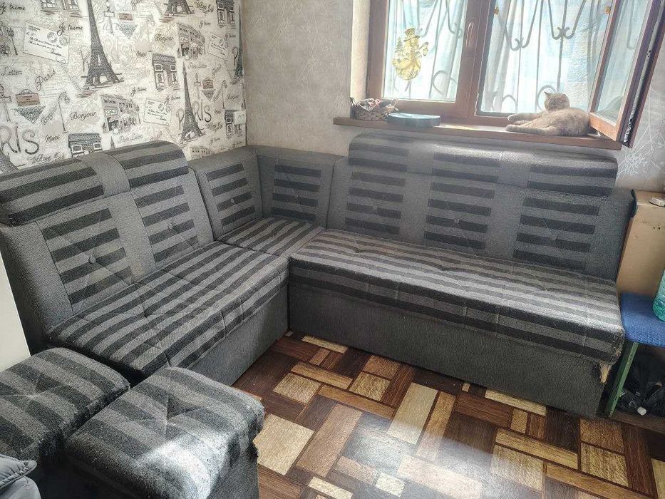 Продам кухонный уголок б/у
