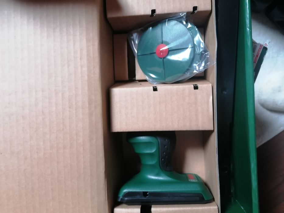 Dispozitiv pentru tăierea plăcilor de faianță și gresie