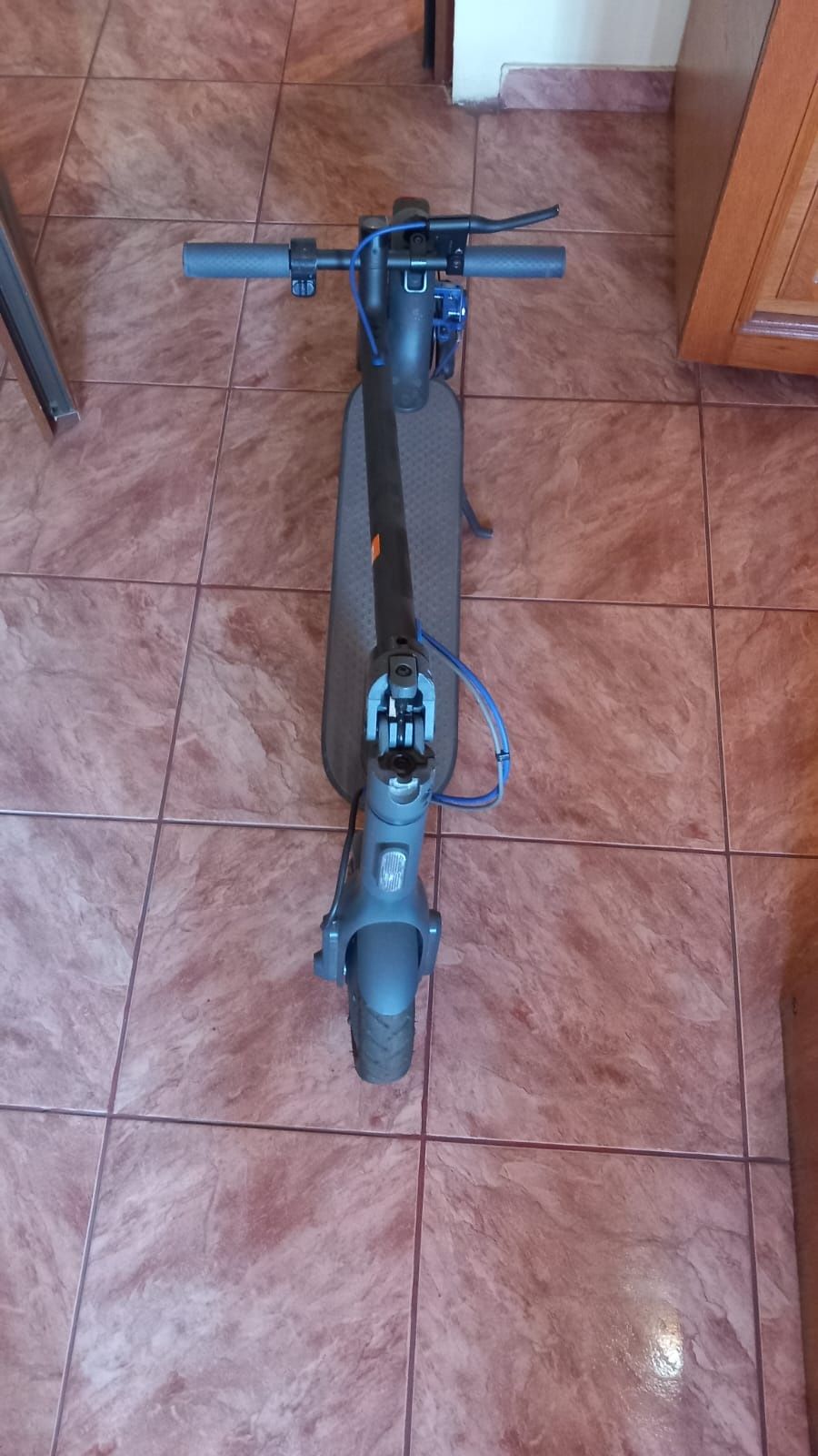 Vând trotineta electrica XIAOMI MI Electric Scooter 3 ,8,5 inch