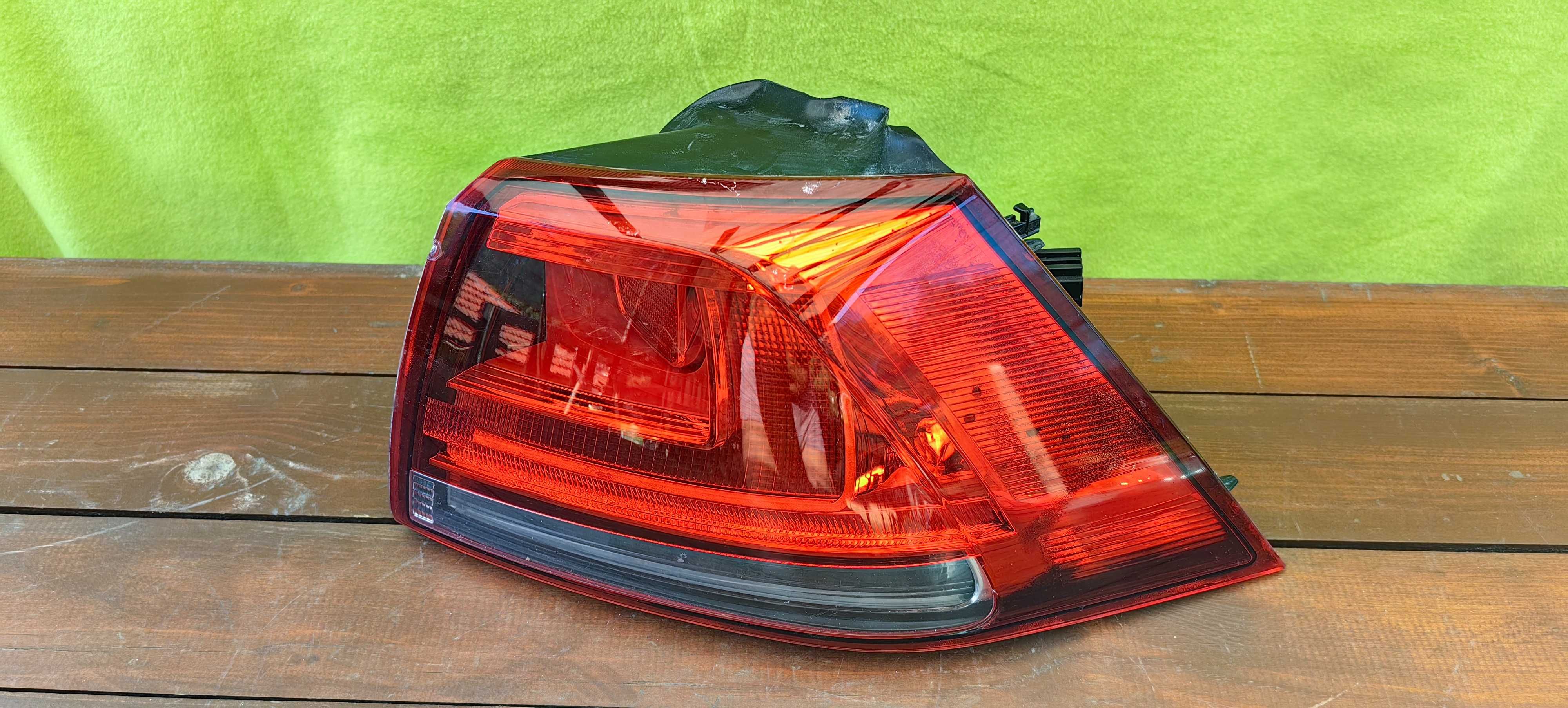 Десен стоп за VW Golf 7 / ВФ Голф 7