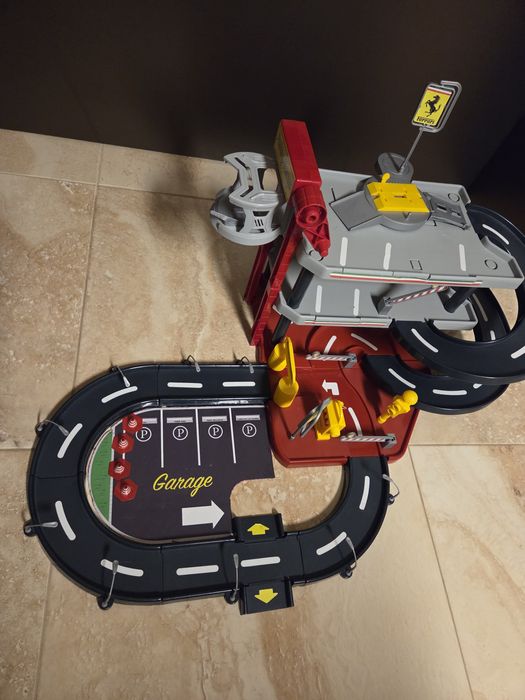 Set parcare Burago Ferrari