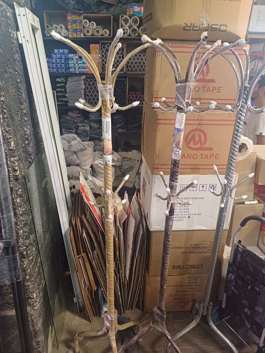 Вешалка Стойкали