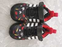 Маратонки за момче Adidas