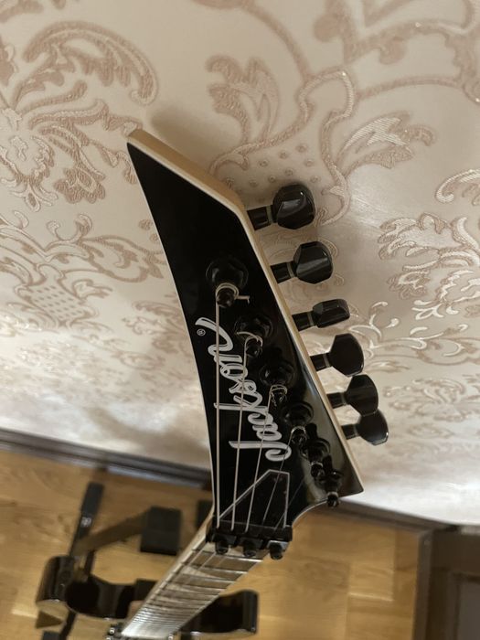 Chitara electrica Jackson Dinky Floyd Rose