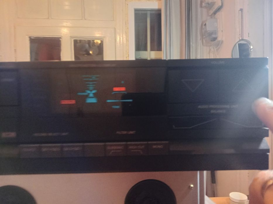 Amplificator 2x70W Grundig model V8300 s