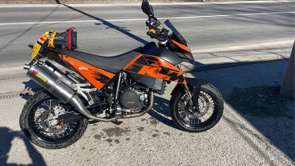 Super moto KTM Duke690