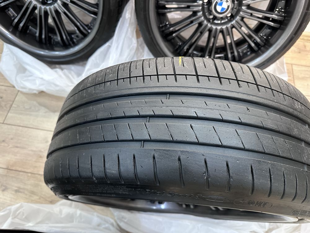 Диски с резиной разноширокие r20 Michelin в отличном состояние
