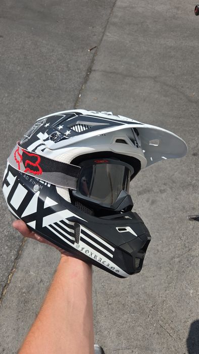 Продавам кросова каска