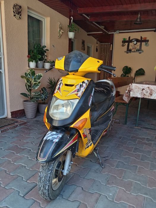 Scuter 50cc 2t și scuter First bike 50cc 4t