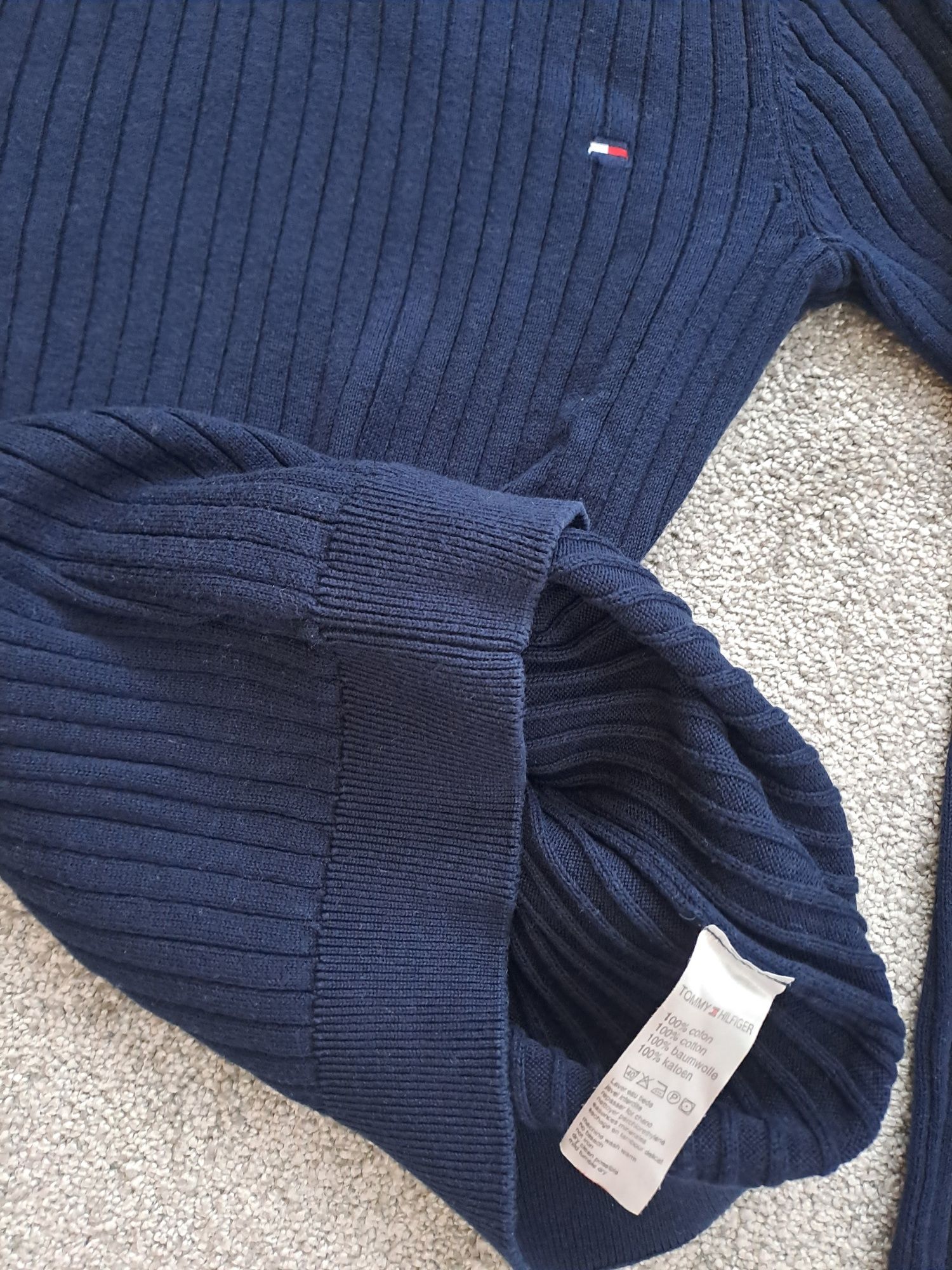 Tommy Hilfiger пуловер S
