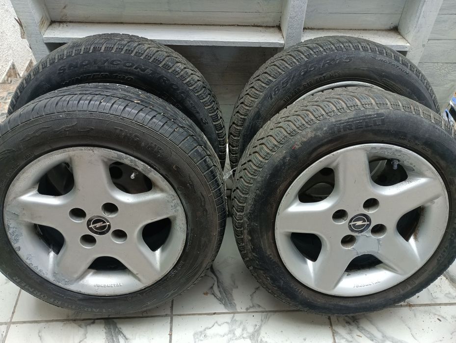 Лети джанти с гуми 185/65/R15- 310лв