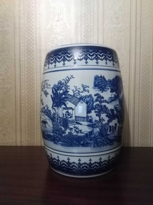 Антикварная китайская ваза пагода