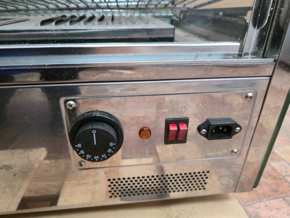 Топла настолна витрина 160л