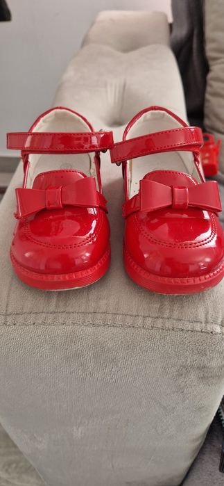 De vanzare! Pantofi marimea 23!