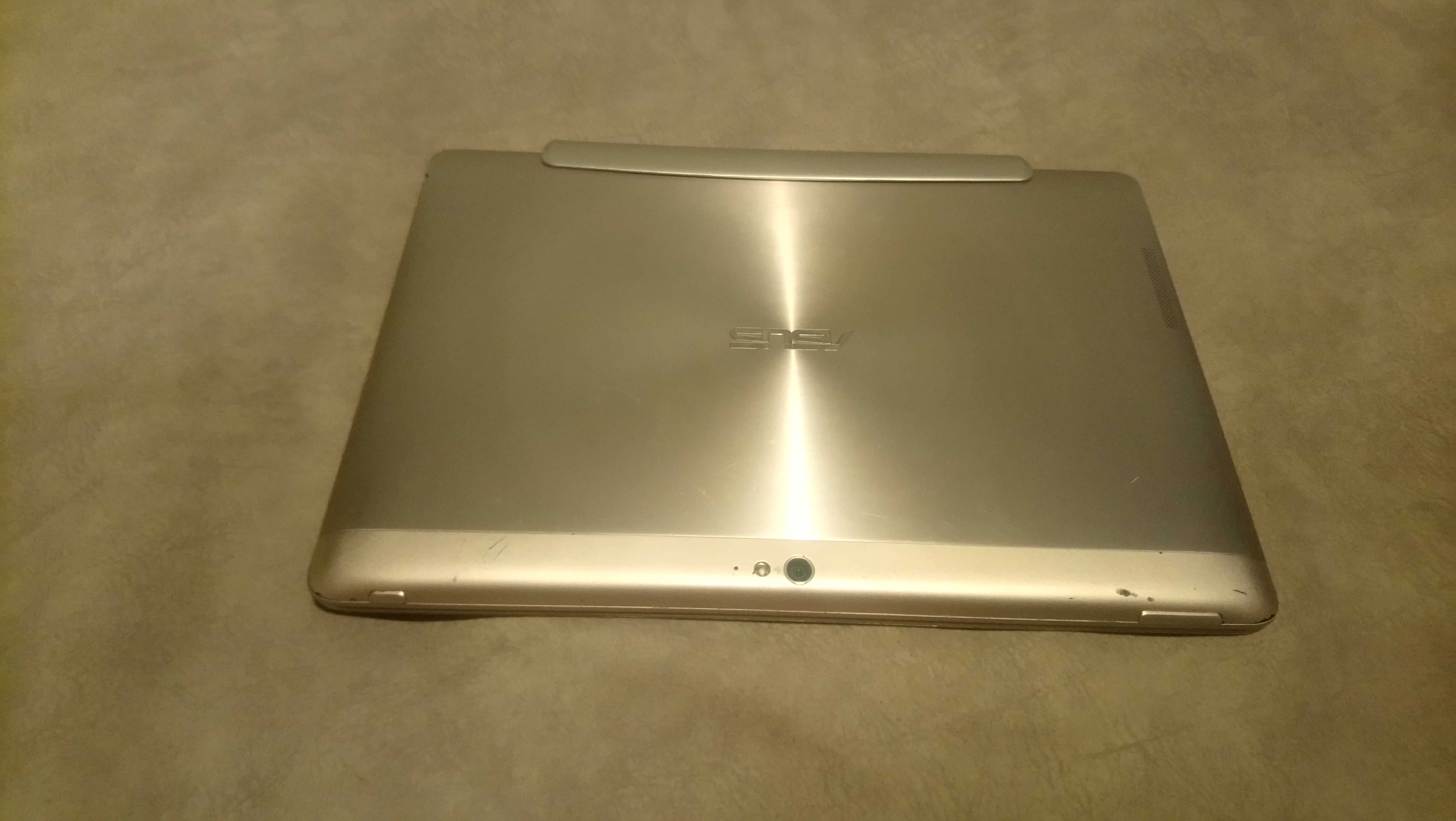 Планшет трансформер Asus Tf-700