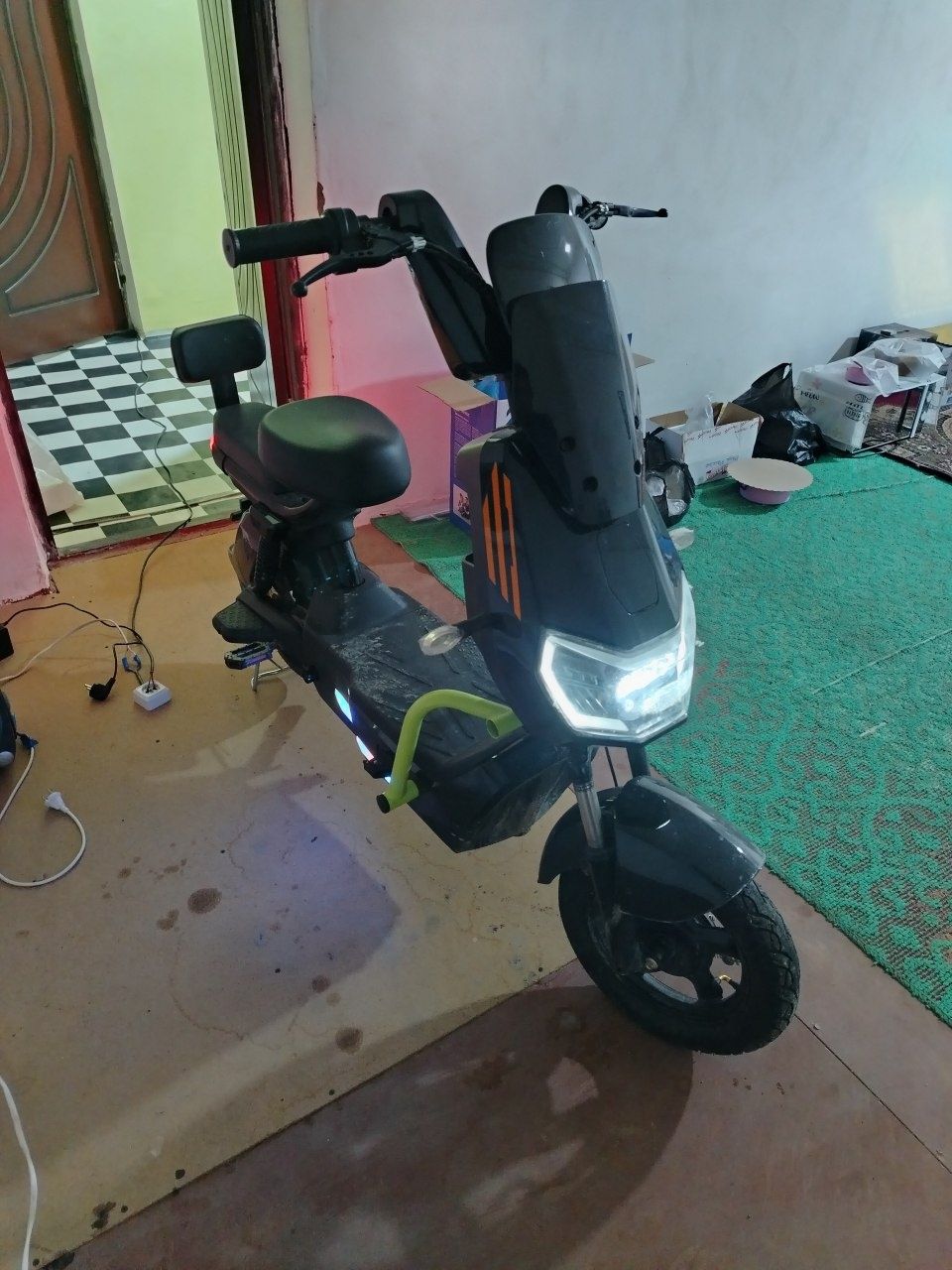 Skuter sotiladi xali yangiday