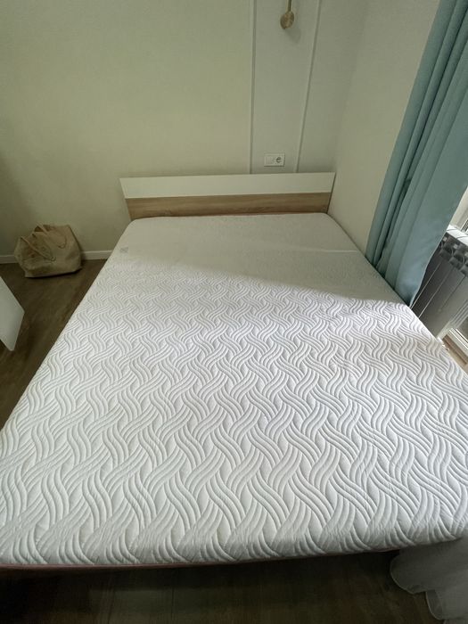 Продам кровать размер 160/200 б/у. Диваны