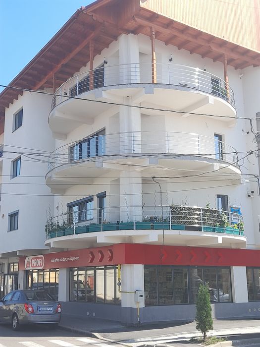 Închiriez apartament 74 mp Bloc nou