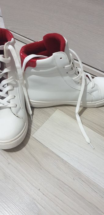 Adidas gheata numarul  37