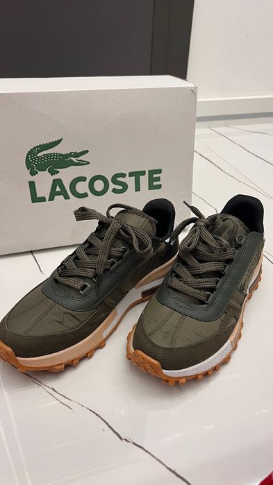 Маратонки чисто нови Lacoste
