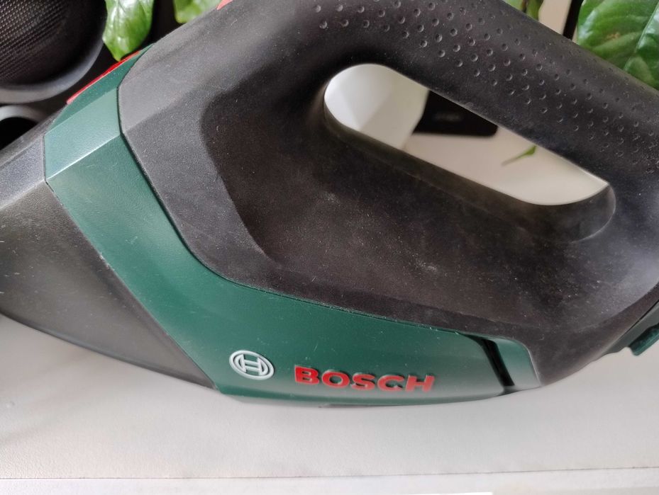 Акумулаторна прахосмукачка Bosch UniversalVac