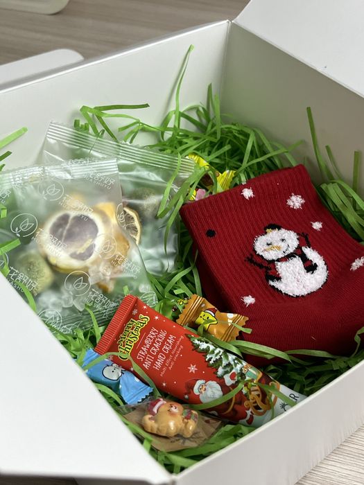 продам новогодний бокс