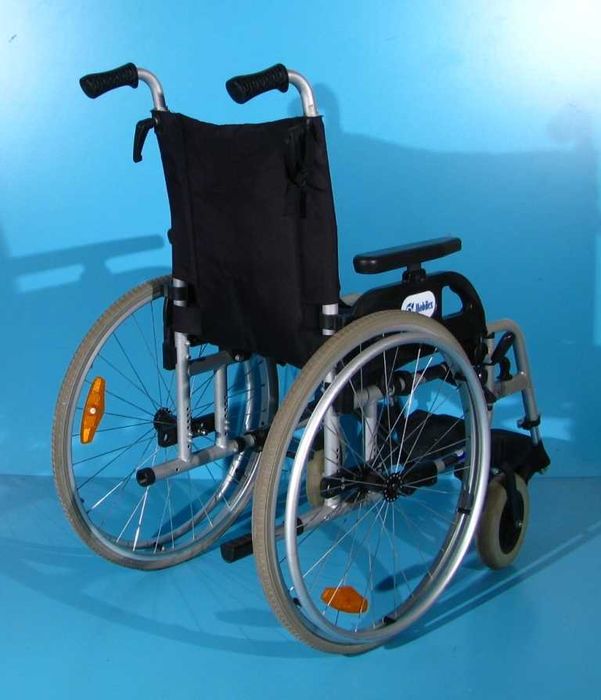 Scaun cu rotile din aluminiu Mobilex / latime sezut 40 cm