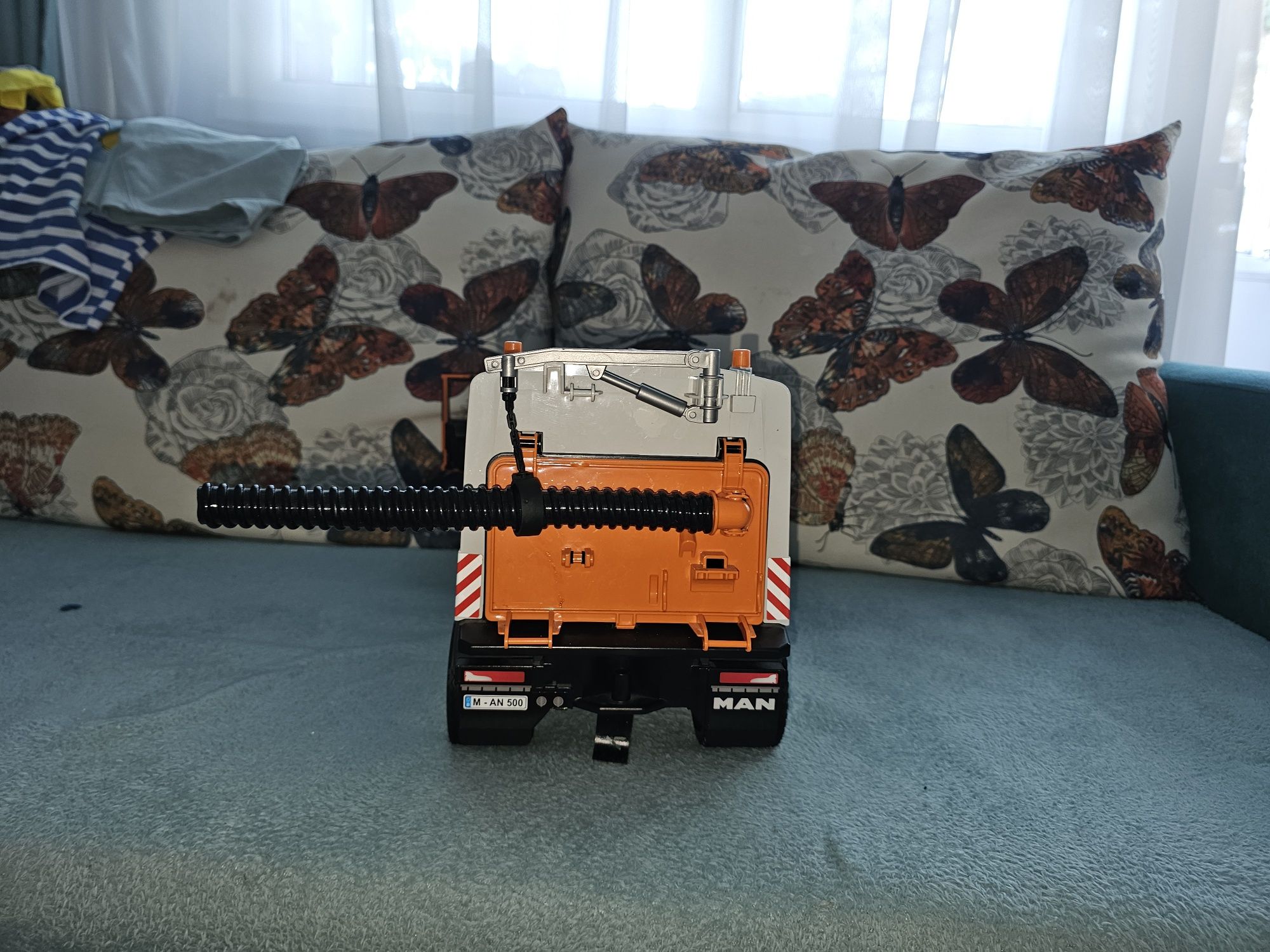 Mașină curățenie stradală MAN TGS - Bruder 3780