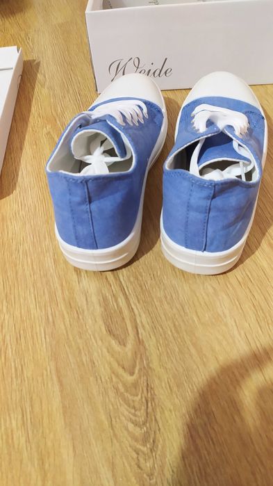 Дамски кецове с връзки