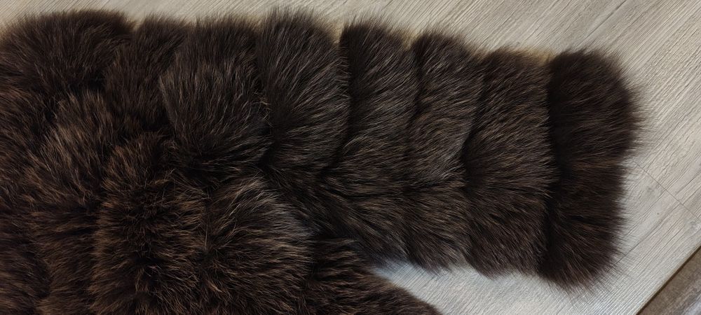 Haina blana culoare maro