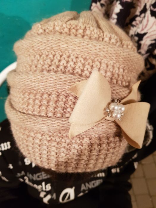 Продам женские головные уборы дёшево