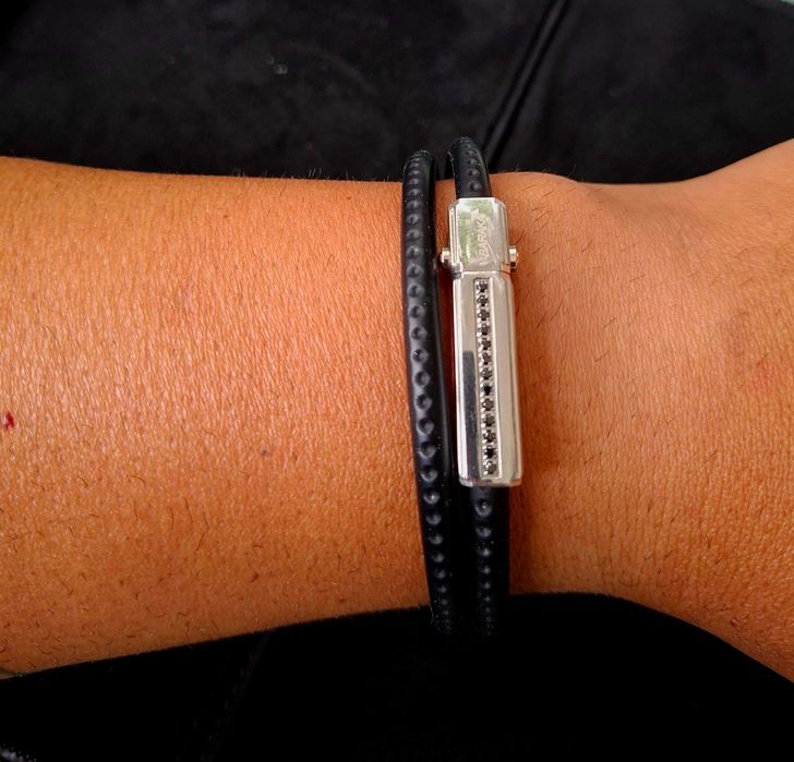 Bratara Baraka Discovery silicon cu aur  18 kt si diamante negre