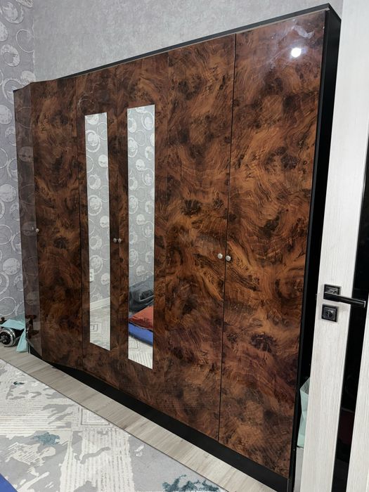 Спальный гарнитур