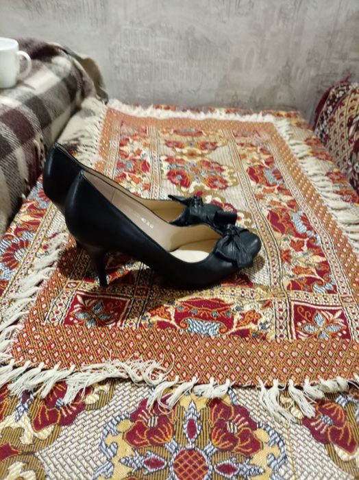 Продам туфельки из Нат.кожи,на шпильке