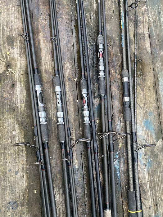 Lansete pescuit cu mulinete 5 bucati