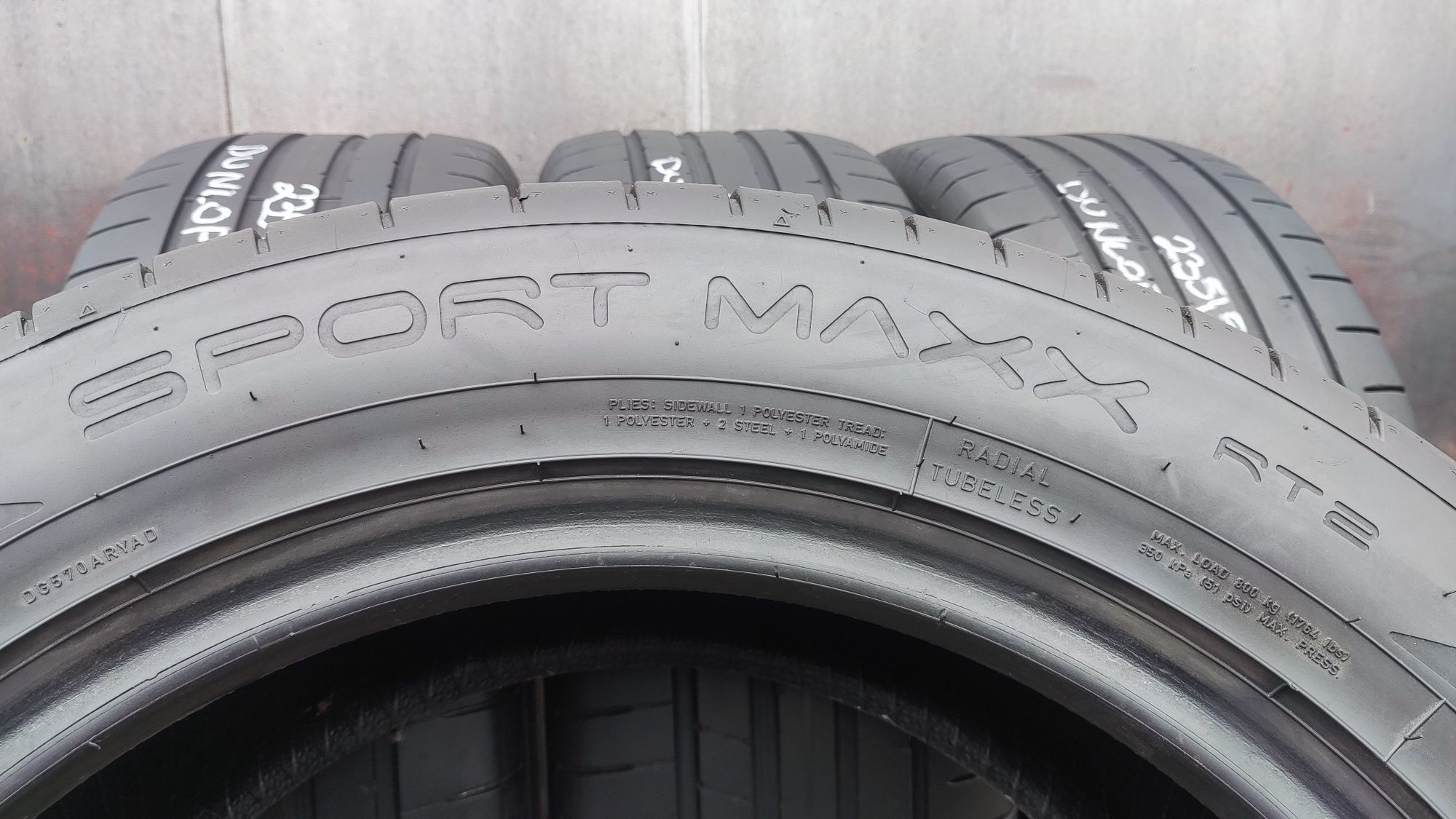4бр. летни гуми 235/55/18 Dunlop SP Sport Maxx RT2, SUV
dot21
6.5mm
До